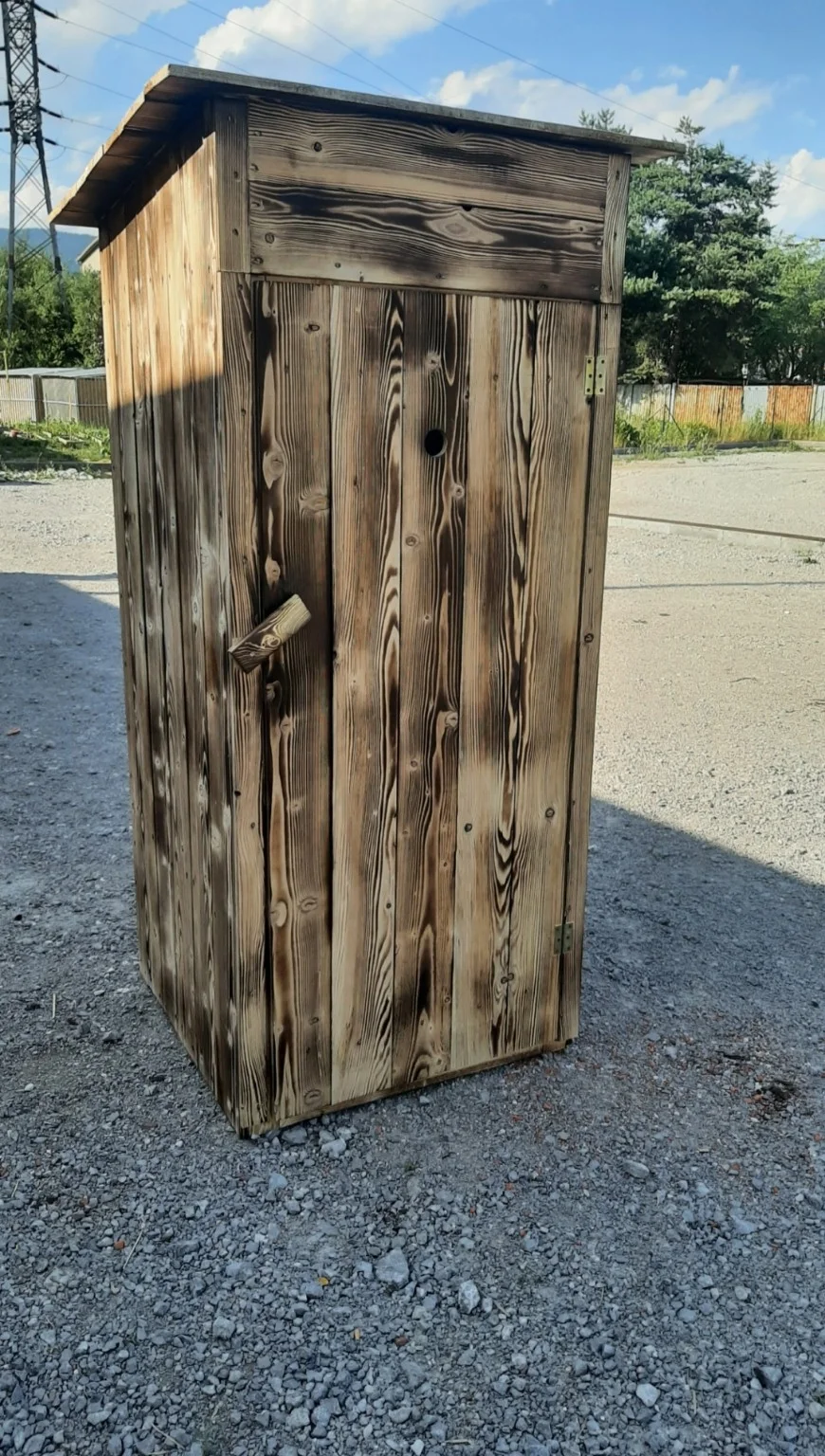 Menšia drevená exteriérová stavba